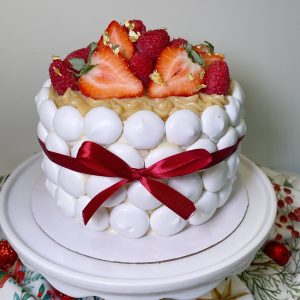 Pavlova Cake